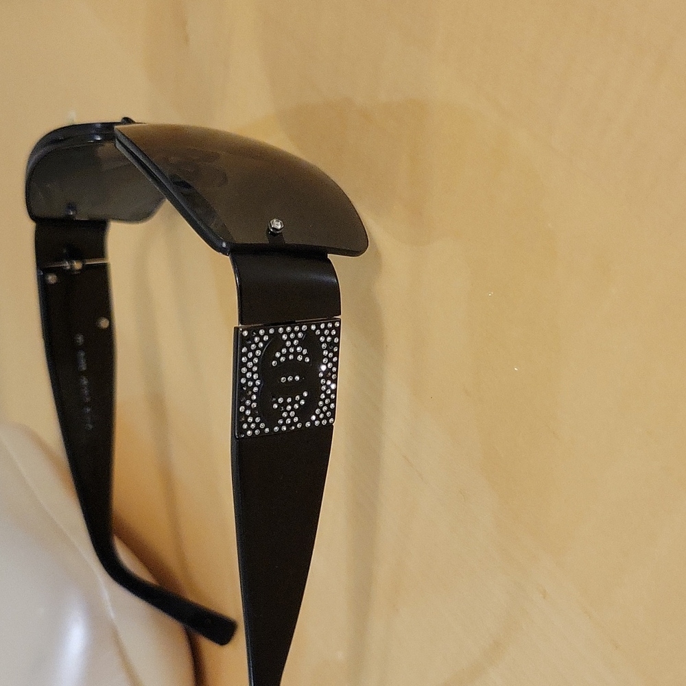 CHANEL Sunglasses-  Vintage Crystals CC logo - Picture 7 of 9